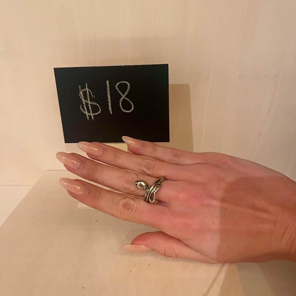 SERPENTE INSPIRED RING